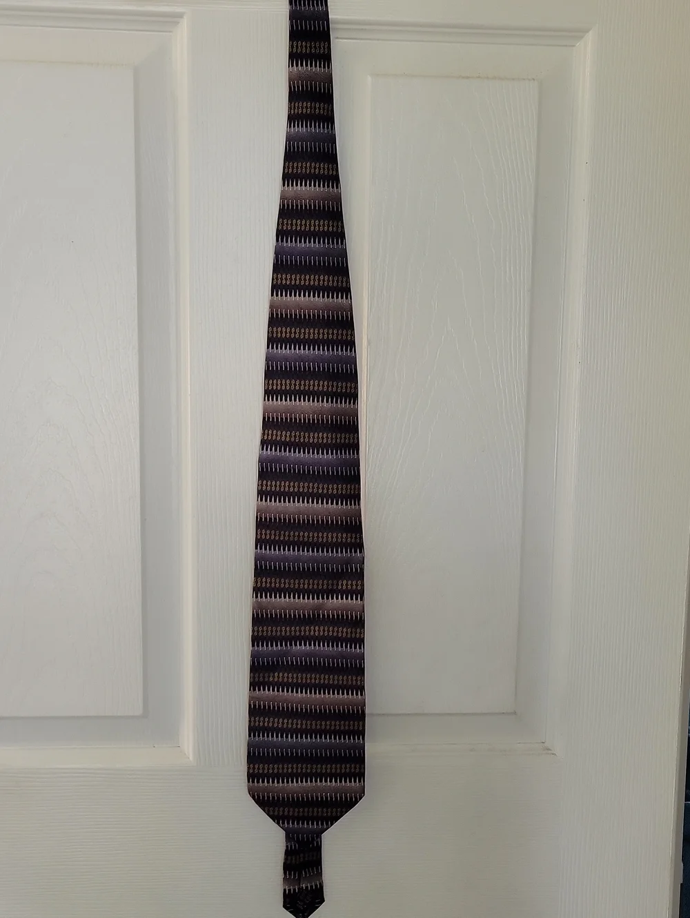 Bergamo New York Men's Patterned Black and Gray Hand Made Silk Tie .